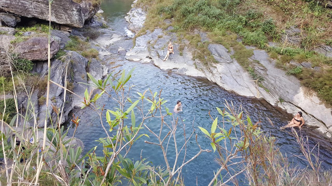 Homie Hostel & Tour Ha Giang Bagian luar foto