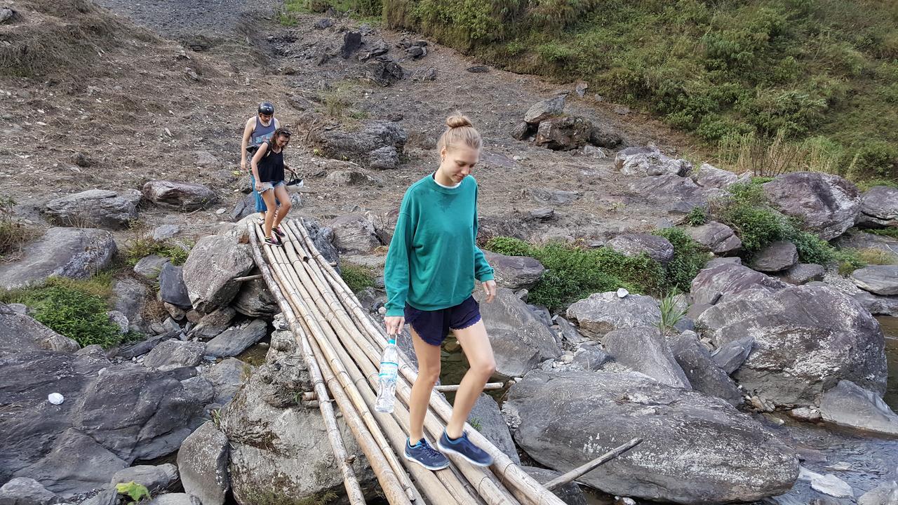 Homie Hostel & Tour Ha Giang Bagian luar foto